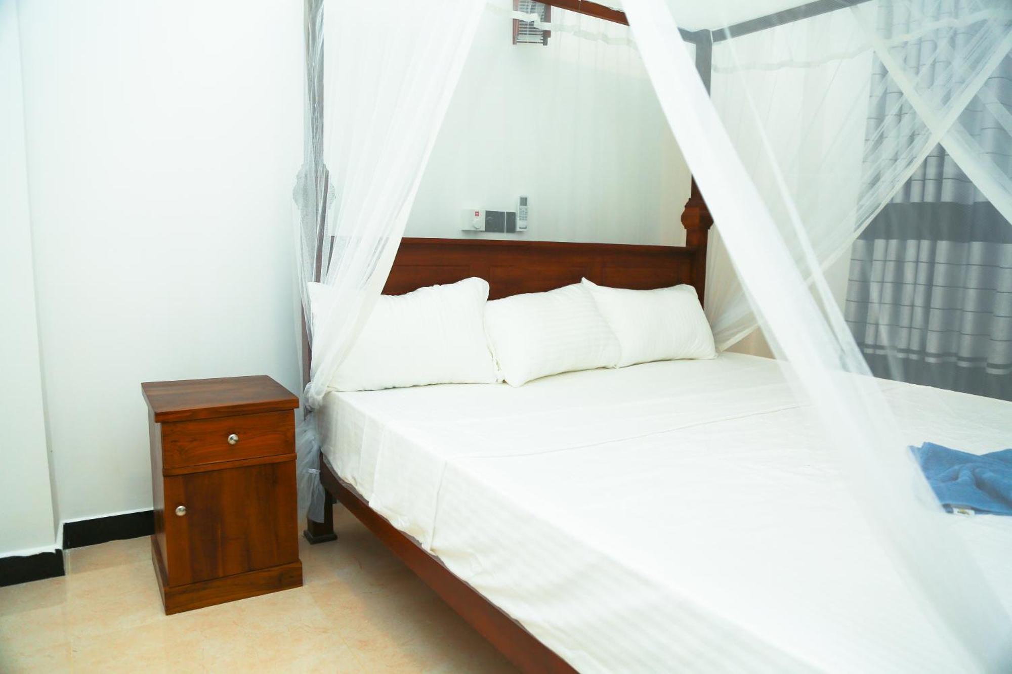 Camellia Hotel & Restaurant Мириса Екстериор снимка